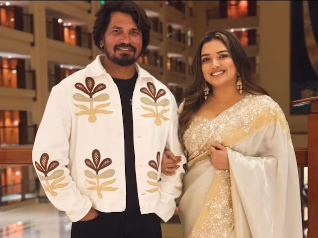 जावेद अख्तर के बाद आम्रपाली दुबे ने हिजाब विवाद पर तोड़ी चुप्पी